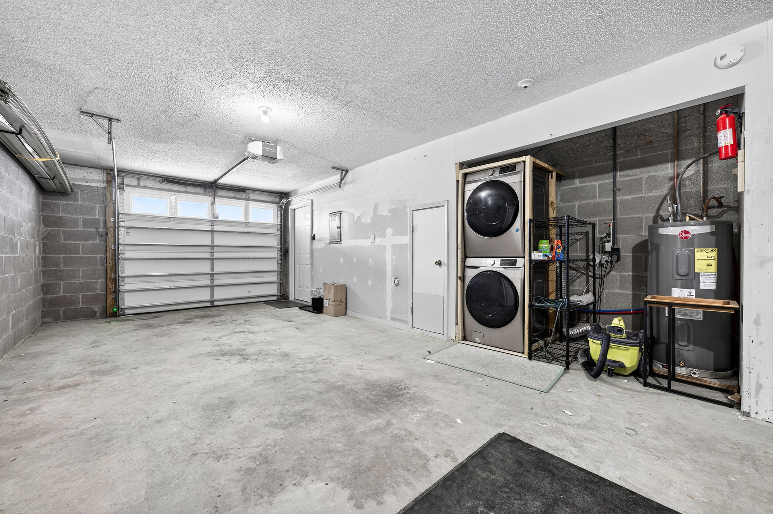 SIGUENZA COVE - Residential