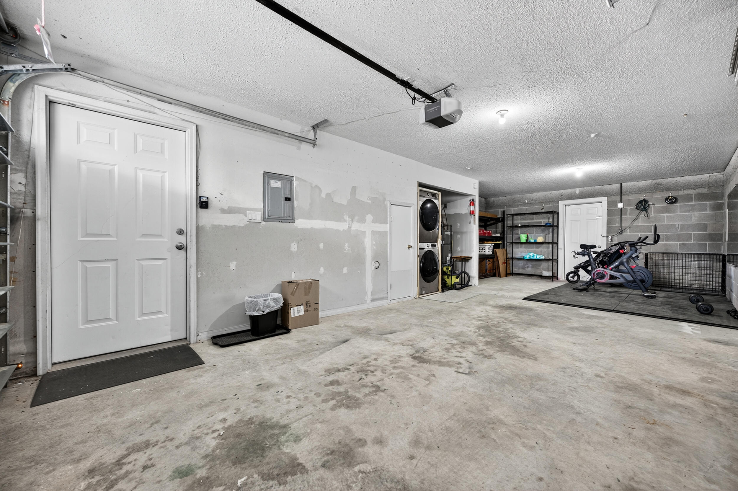 SIGUENZA COVE - Residential