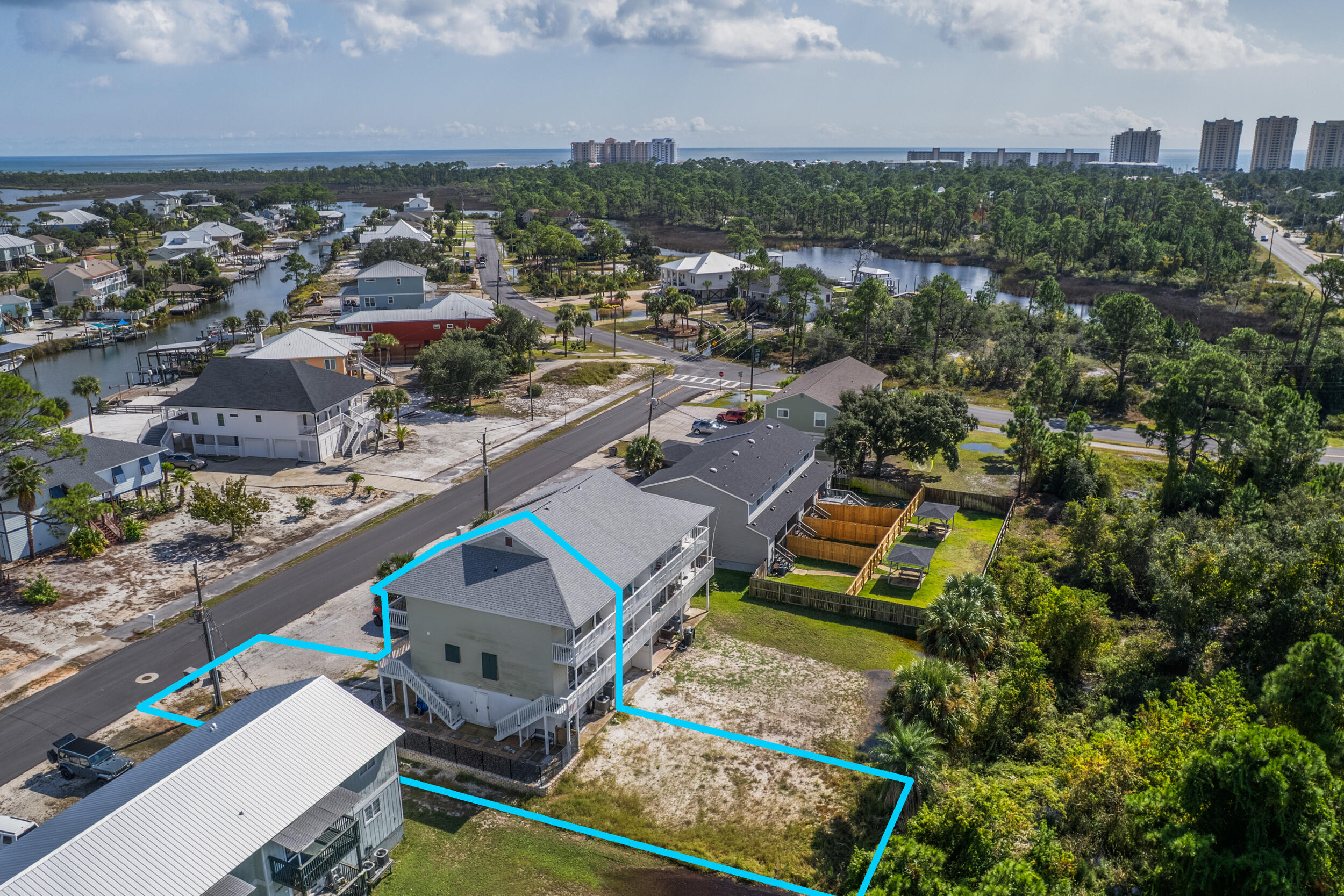 SIGUENZA COVE - Residential