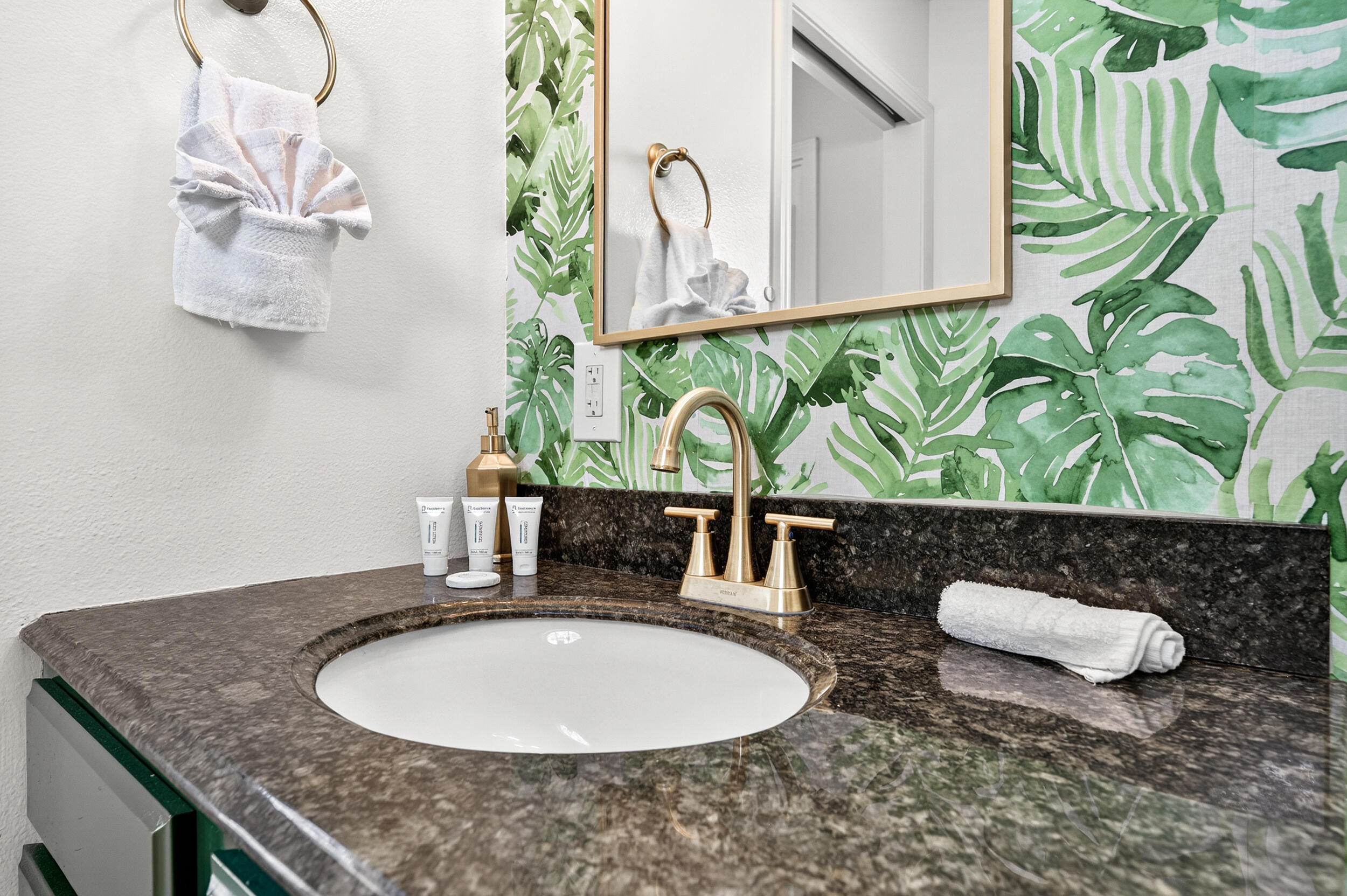 SIGUENZA COVE - Residential