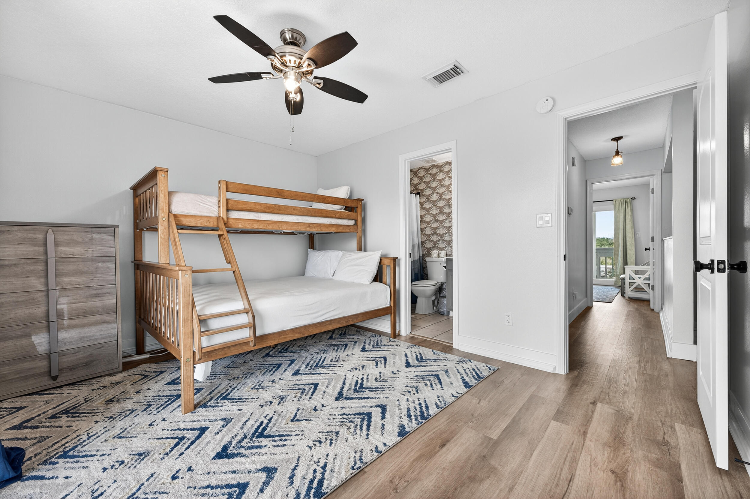 SIGUENZA COVE - Residential