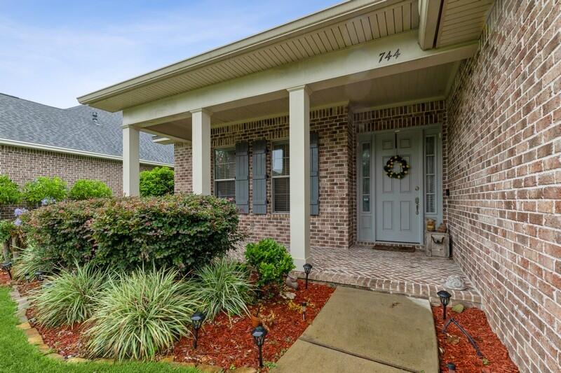MAGNOLIA WOODS - Residential