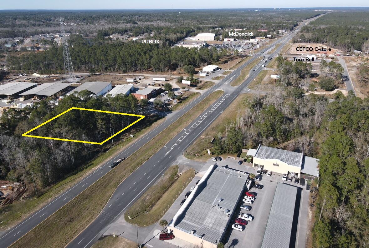 Well positioned retail outparcel along Highway 331 South in Freeport, Florida. This rectangular parcel has dimensions of 204' x 238'. This location is just south of Publix and all the additional retail synergy created around this site. National retailers in the area include Publix, McDonalds, Ace Hardware, Waffle House, Taco Bell, Cefco convenience store and several others that have been announced that are coming into this market. Tremendous rooftops have been built in the Freeport area and hundreds of new homes & apartments are slated to open soon. Highway 331 is the north / south artery providing access to the world famous beaches of South Walton County which includes Santa Rosa Beach & 30a. Current traffic counts are 26,000 cars per day, FDOT 2023.