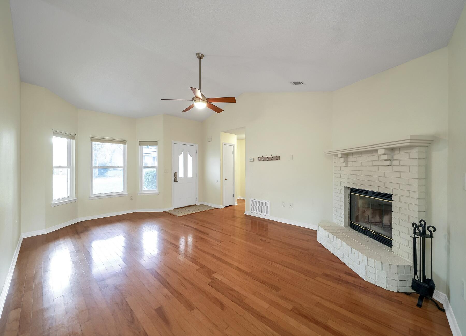 NEW CRESTVIEW SUB (231100.10) - Residential Lease