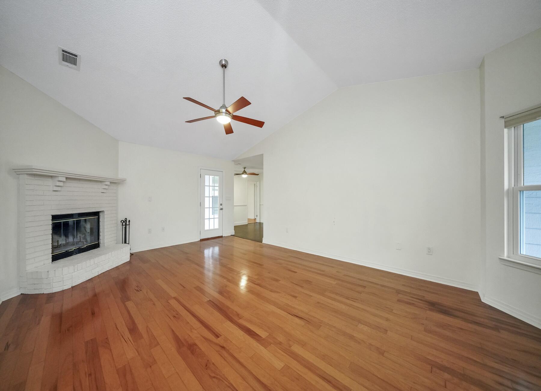 NEW CRESTVIEW SUB (231100.10) - Residential Lease