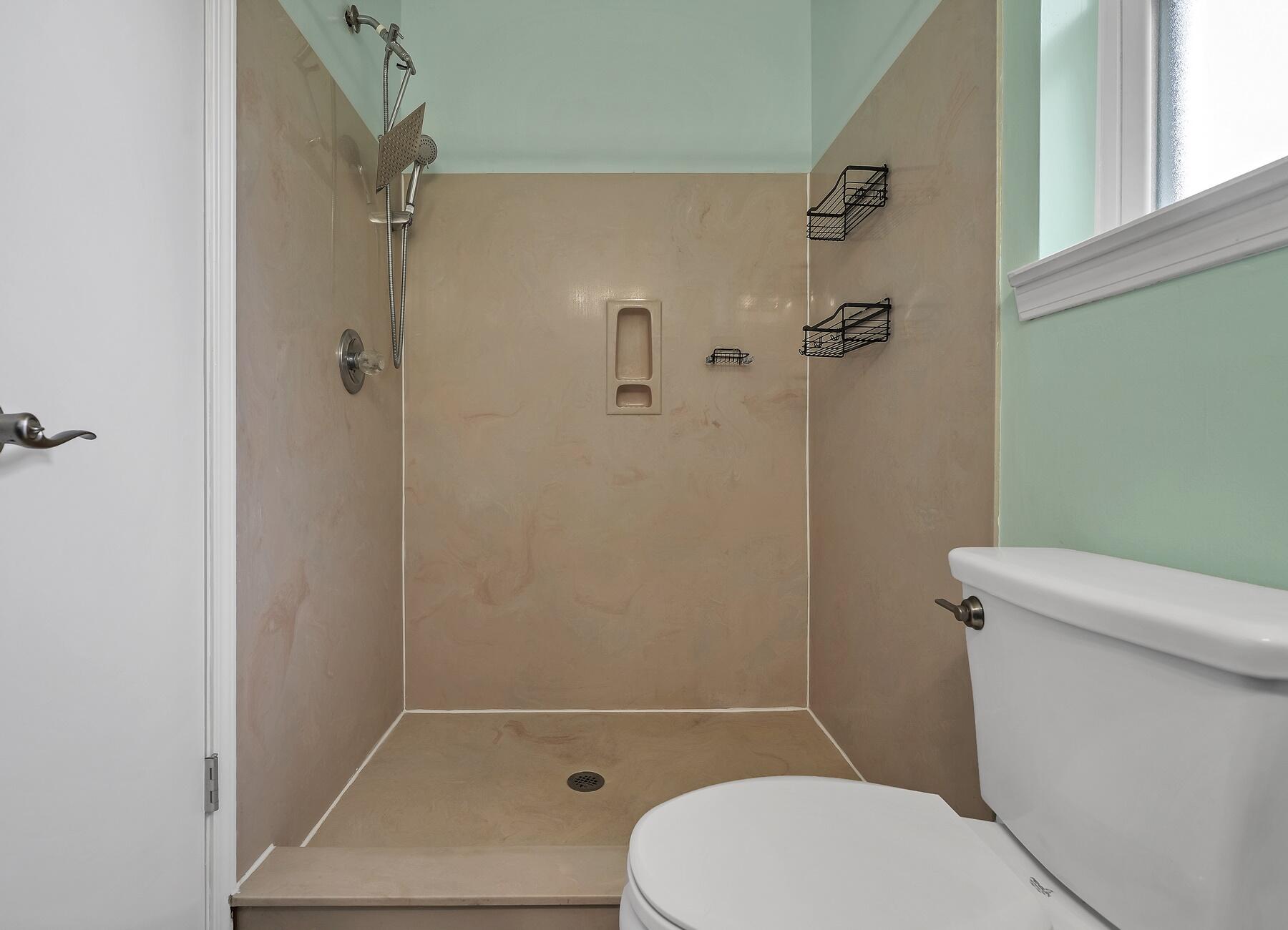 NEW CRESTVIEW SUB (231100.10) - Residential Lease