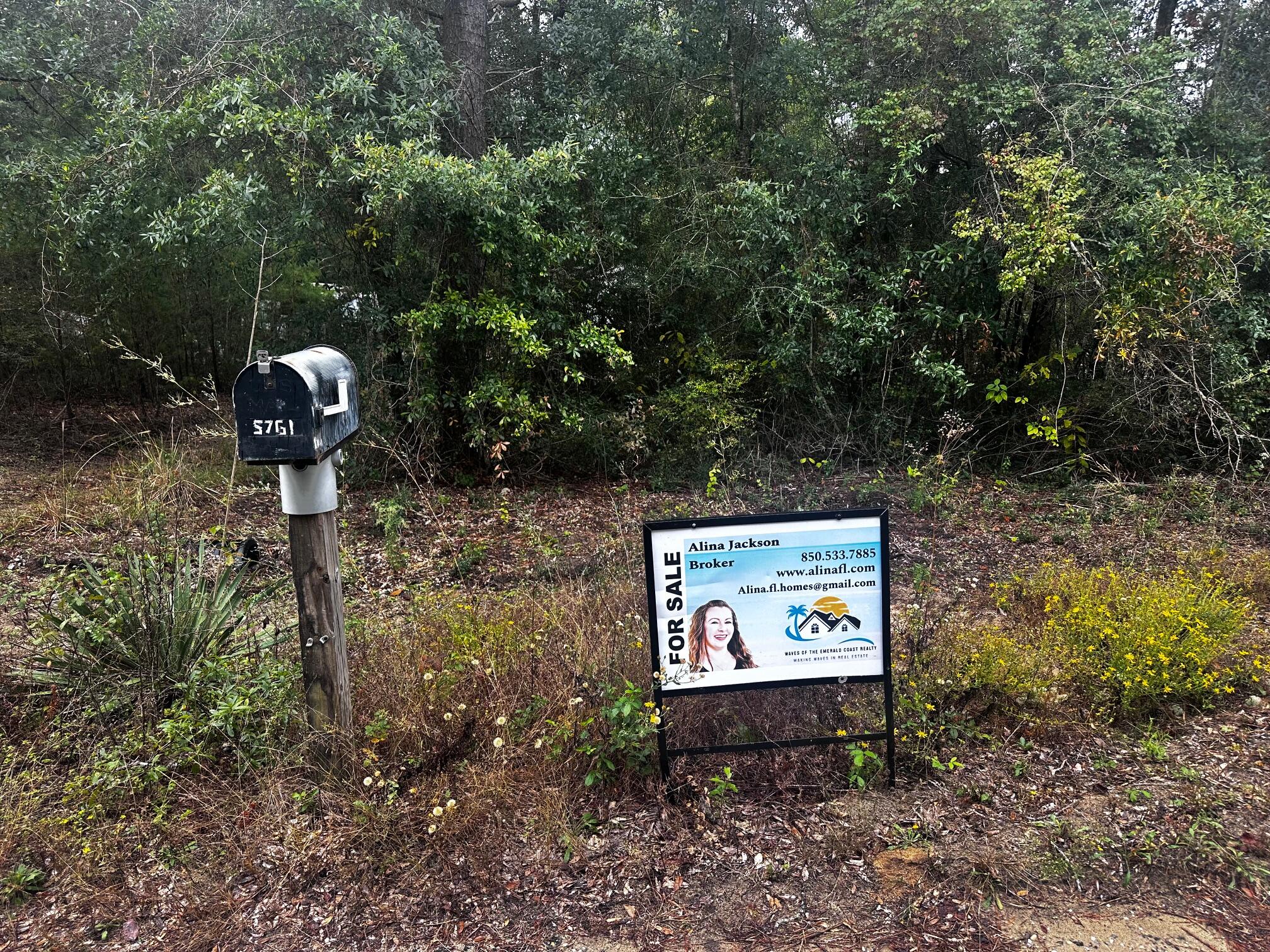 HIGHLAND HILLS - Land