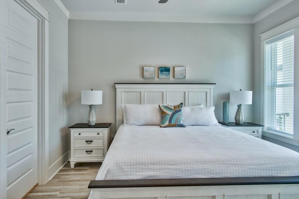 HIDDEN PALMS - Residential