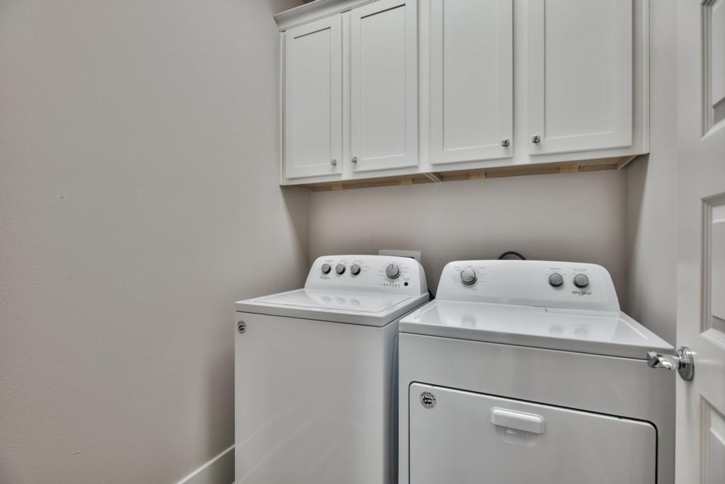 HIDDEN PALMS - Residential