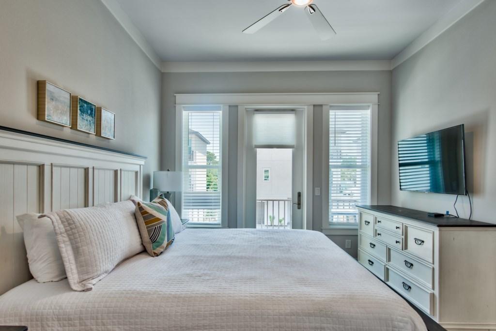 HIDDEN PALMS - Residential