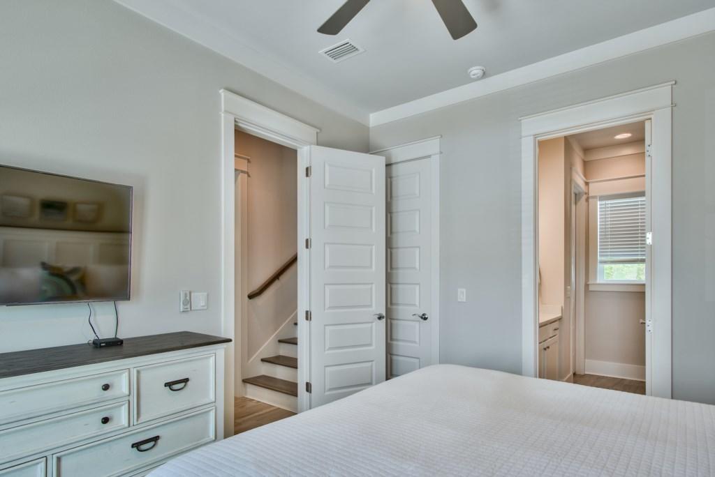 HIDDEN PALMS - Residential