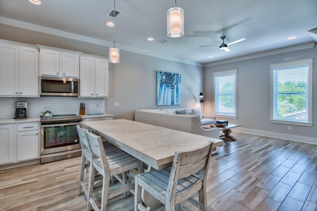 HIDDEN PALMS - Residential