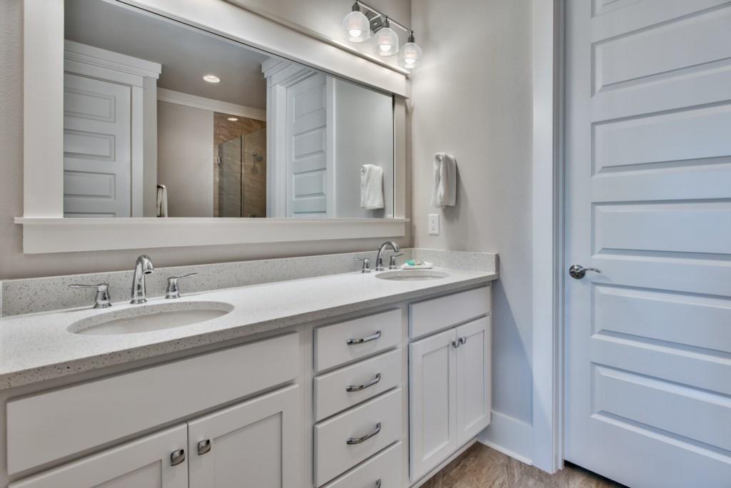 HIDDEN PALMS - Residential