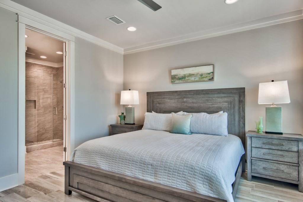 HIDDEN PALMS - Residential