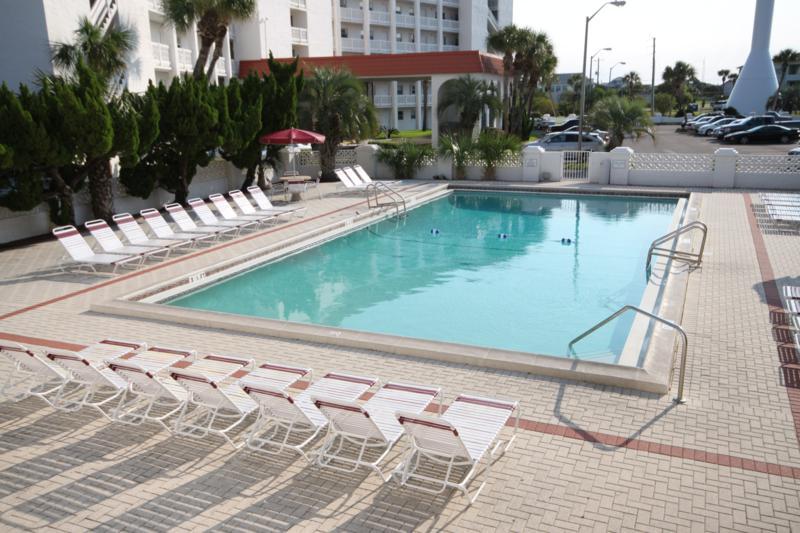 EL MATADOR CONDO - Residential