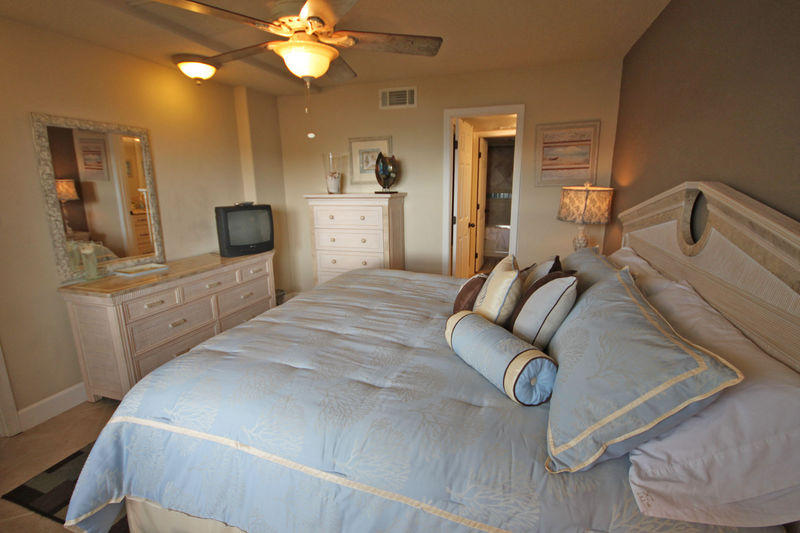 EL MATADOR CONDO - Residential