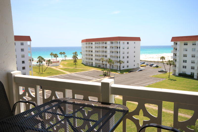 EL MATADOR CONDO - Residential