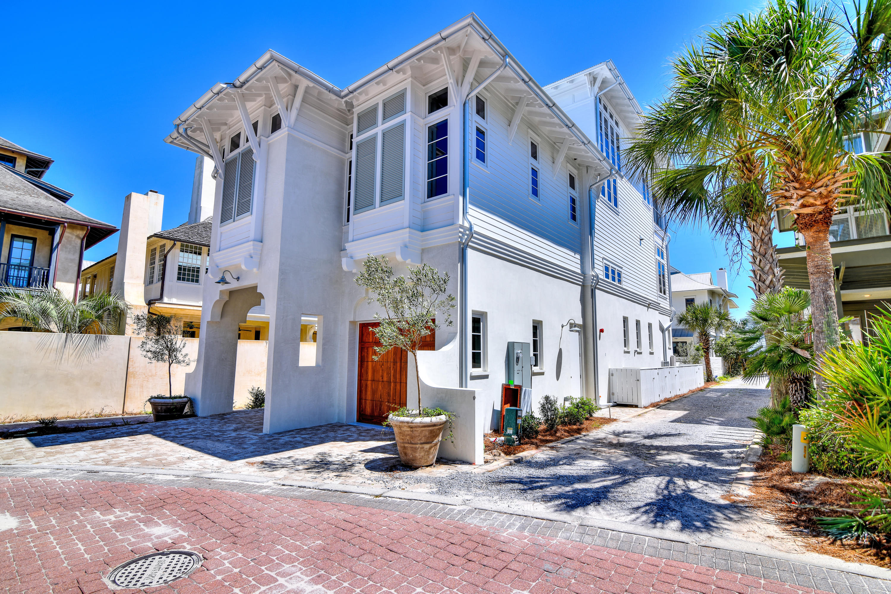 WATER'S EDGE - Residential