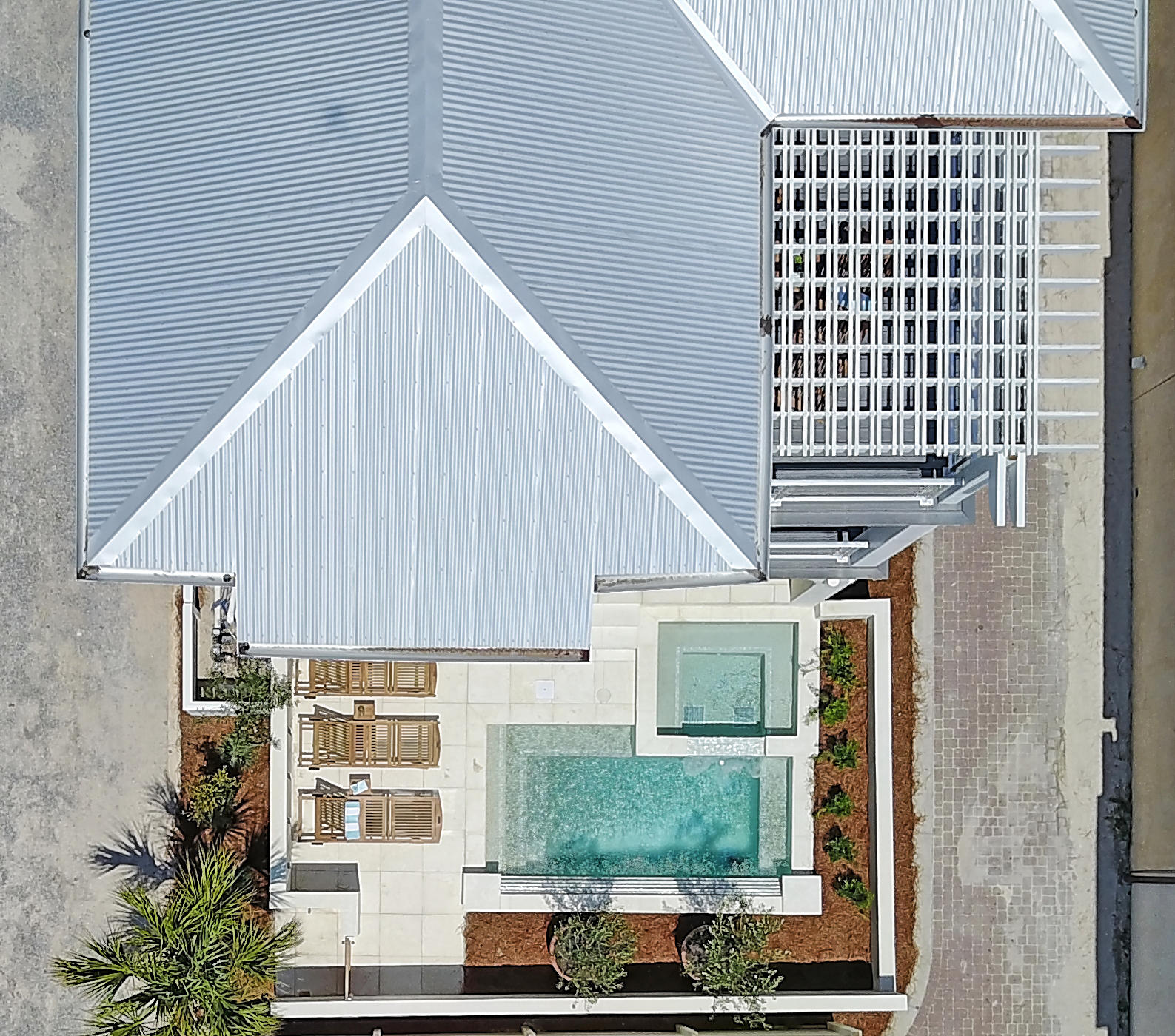 WATER'S EDGE - Residential