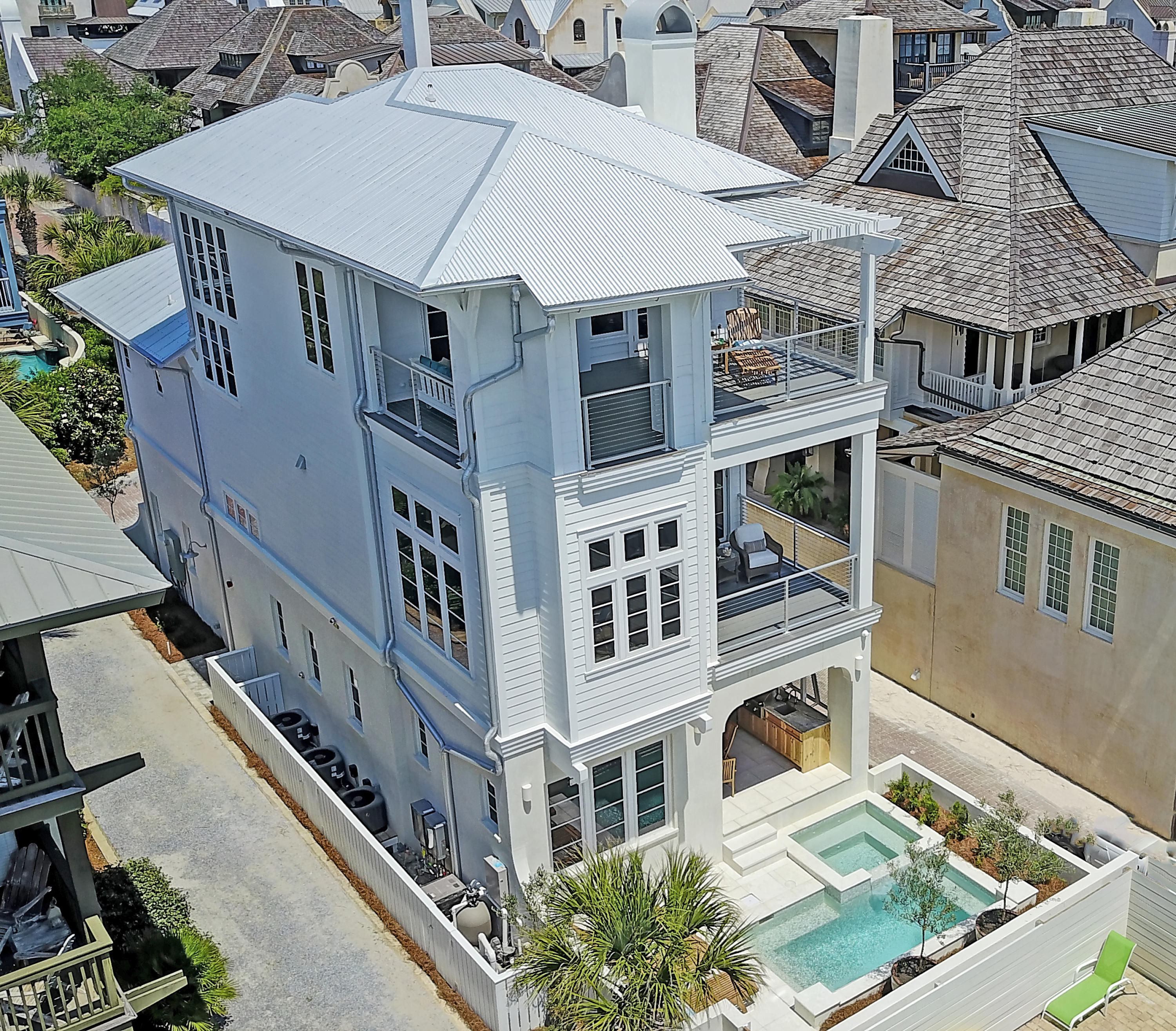 WATER'S EDGE - Residential