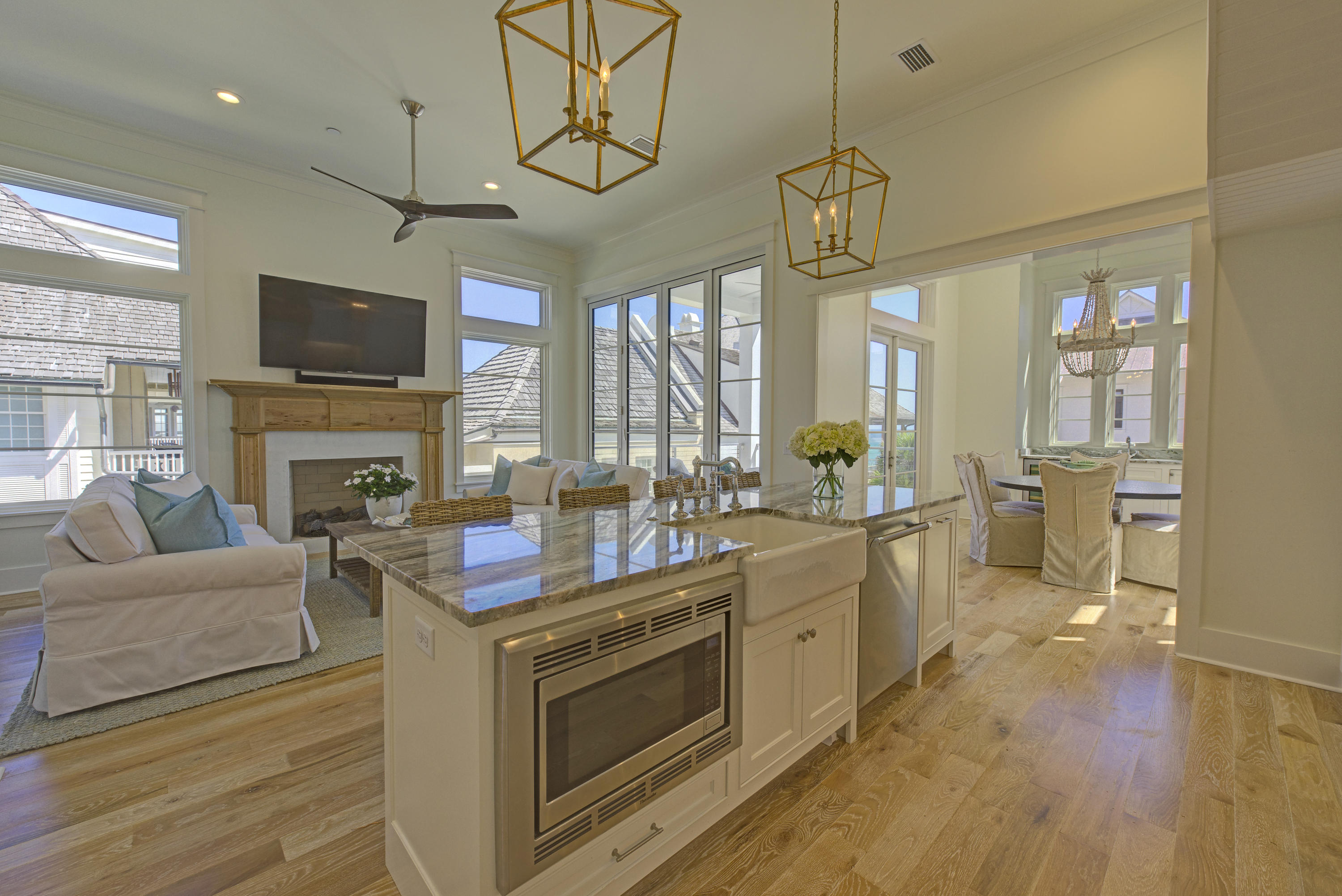 WATER'S EDGE - Residential