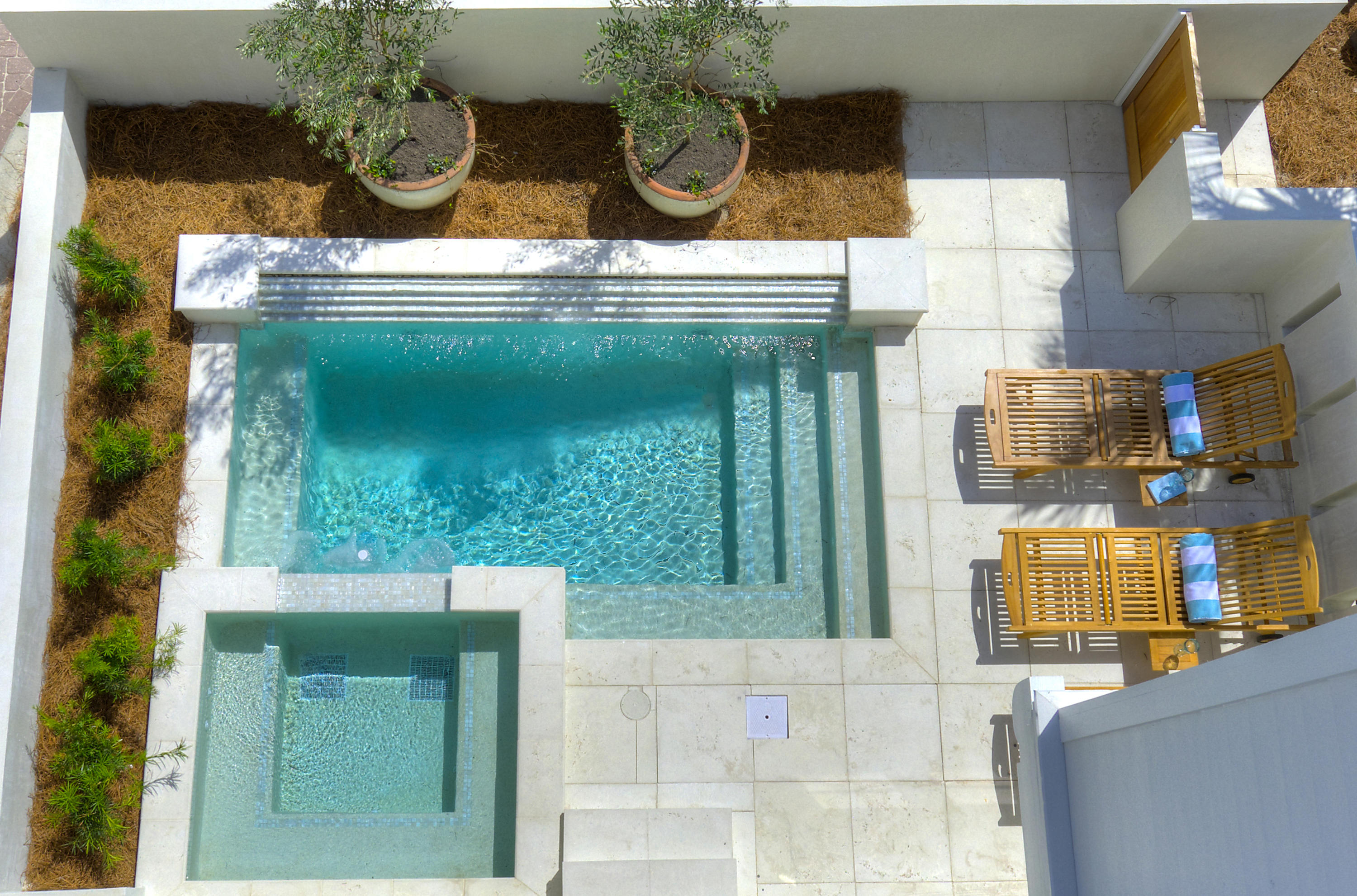 WATER'S EDGE - Residential