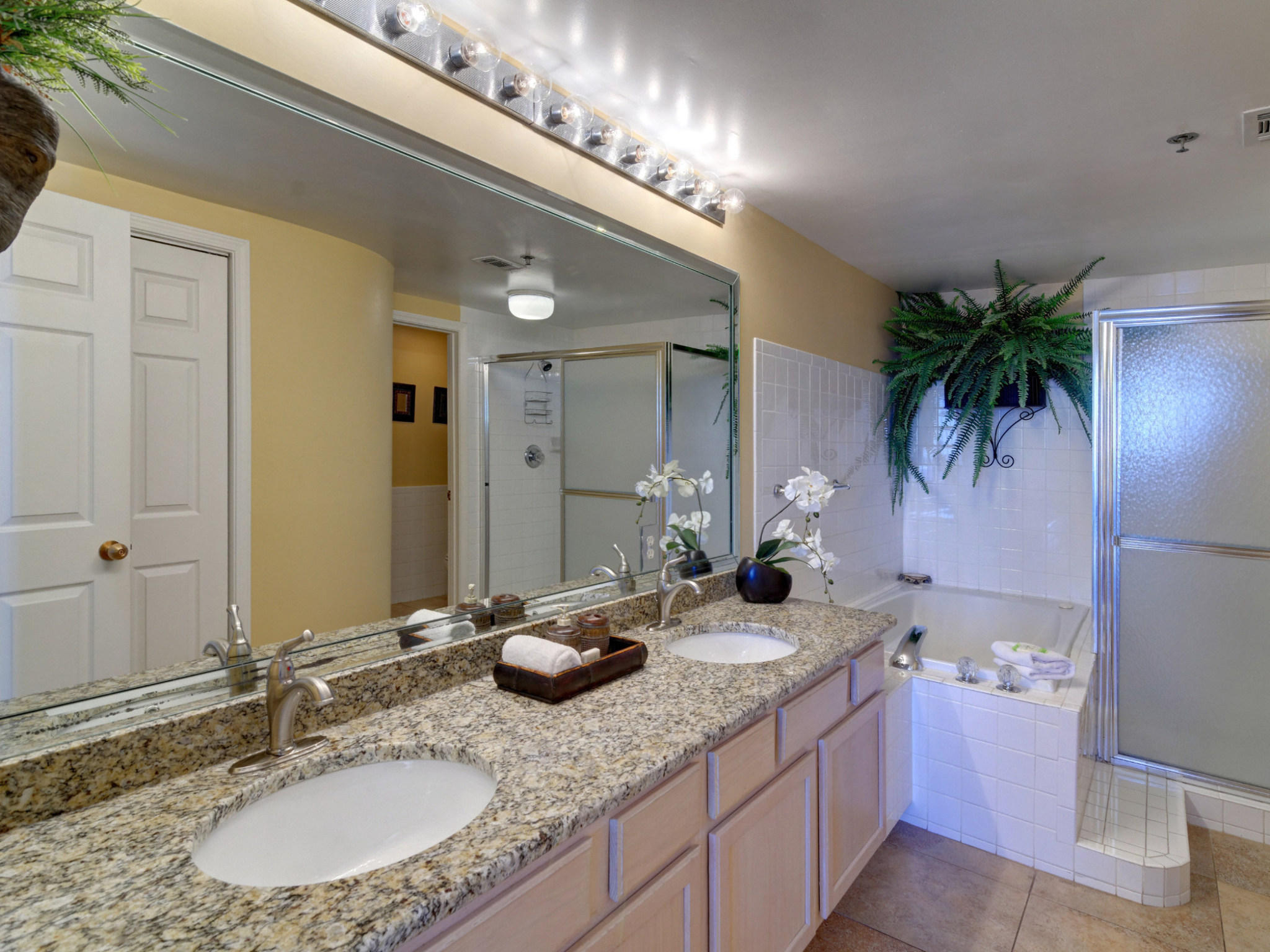 JADE EAST TOWERS CONDO - Residential