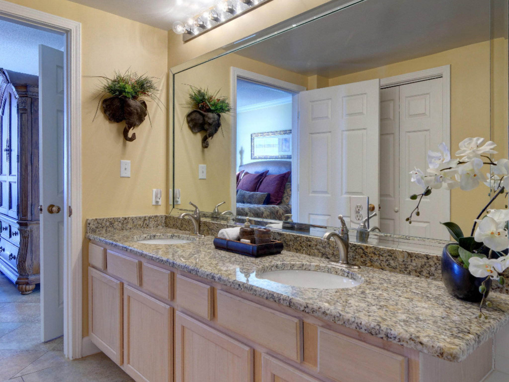 JADE EAST TOWERS CONDO - Residential