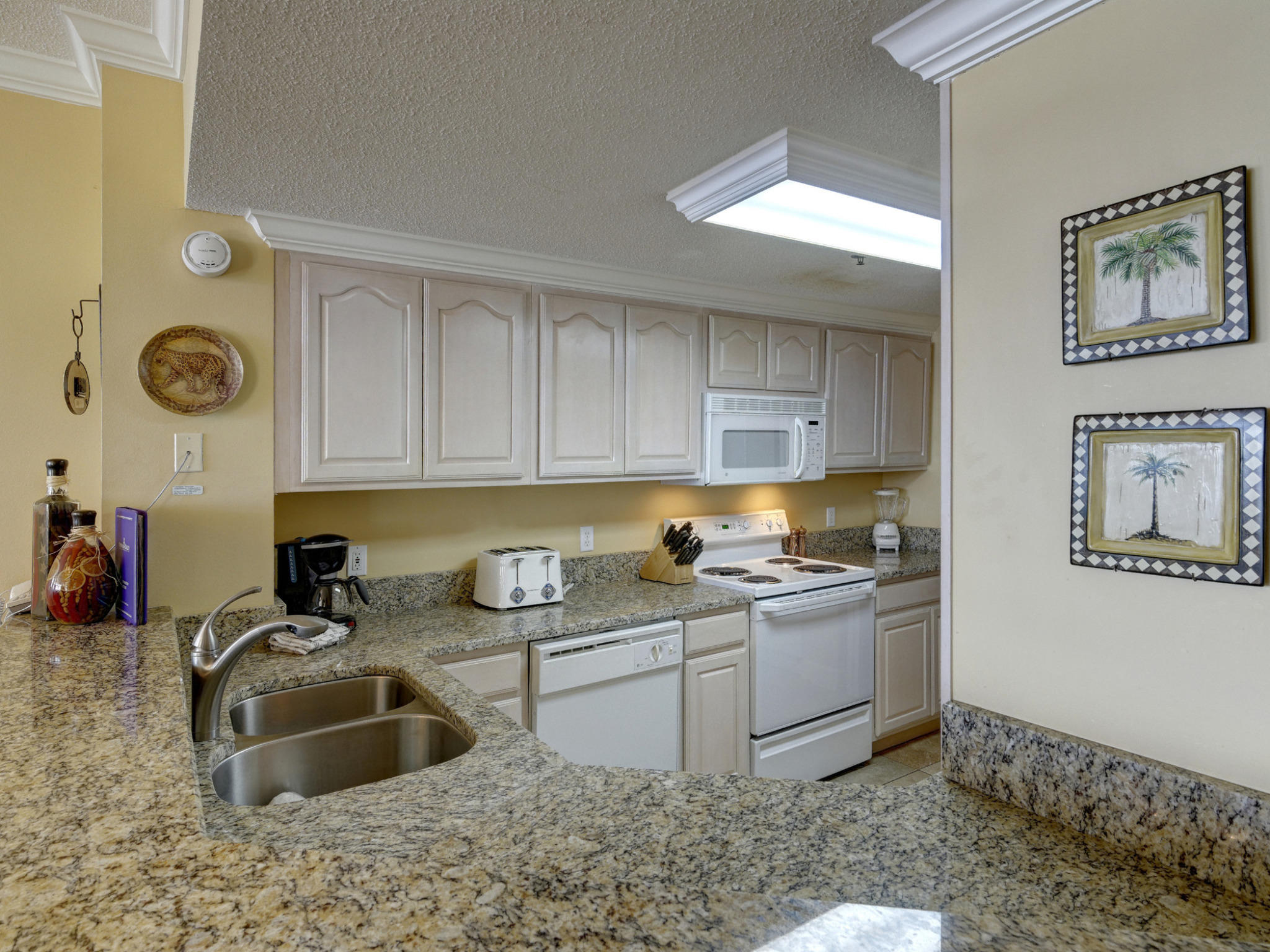 JADE EAST TOWERS CONDO - Residential