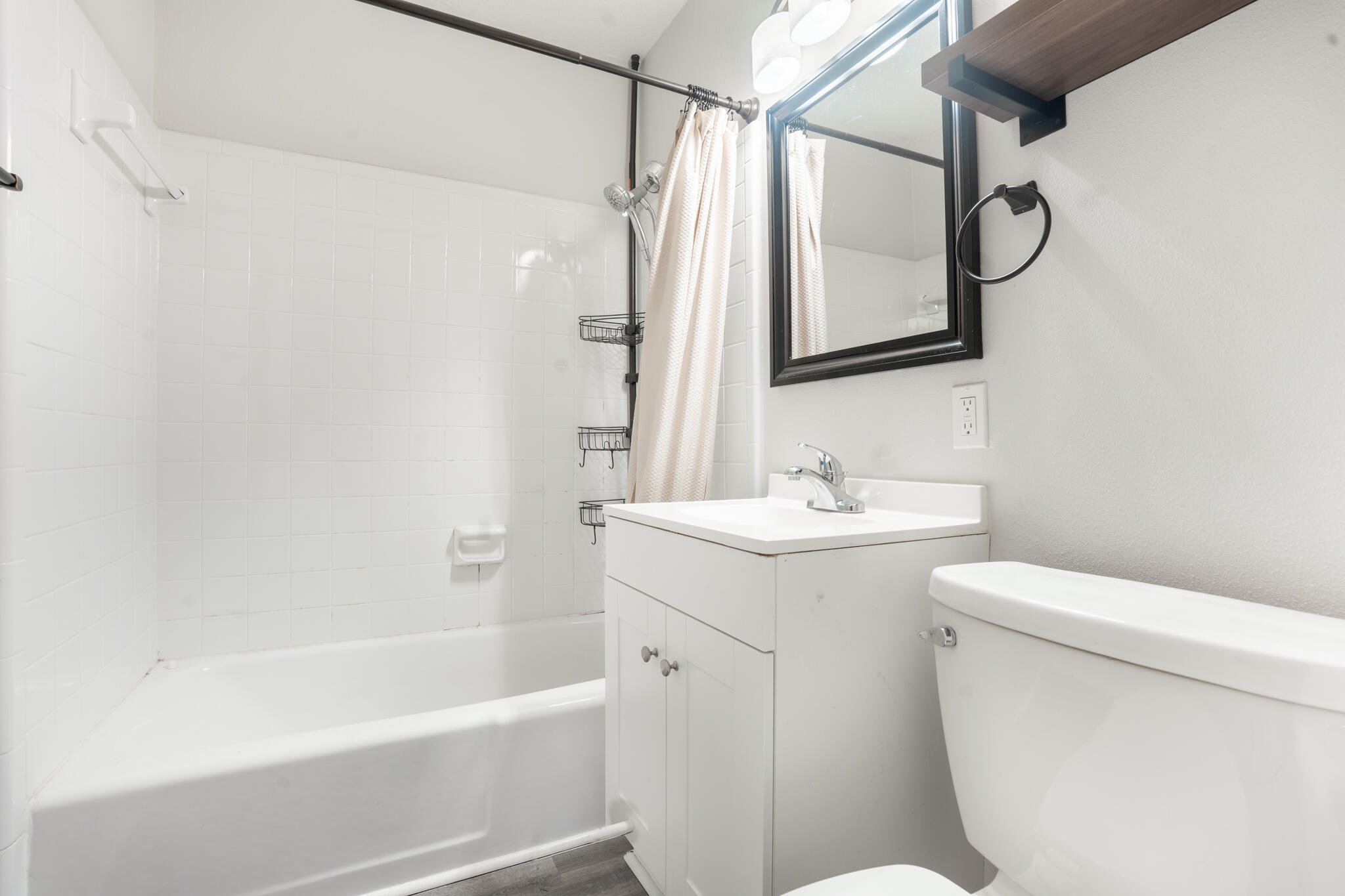 OAKLAND HEIGHTS 1ST ADDN - Residential Lease