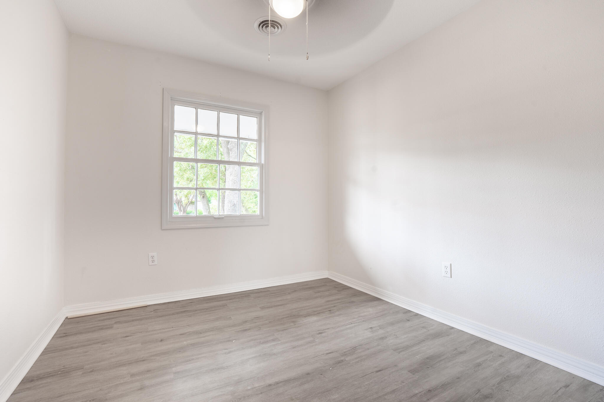 OAKLAND HEIGHTS 1ST ADDN - Residential Lease