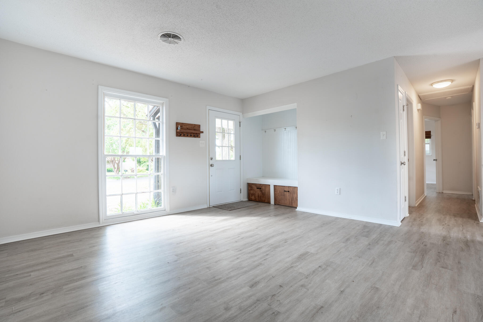 OAKLAND HEIGHTS 1ST ADDN - Residential Lease
