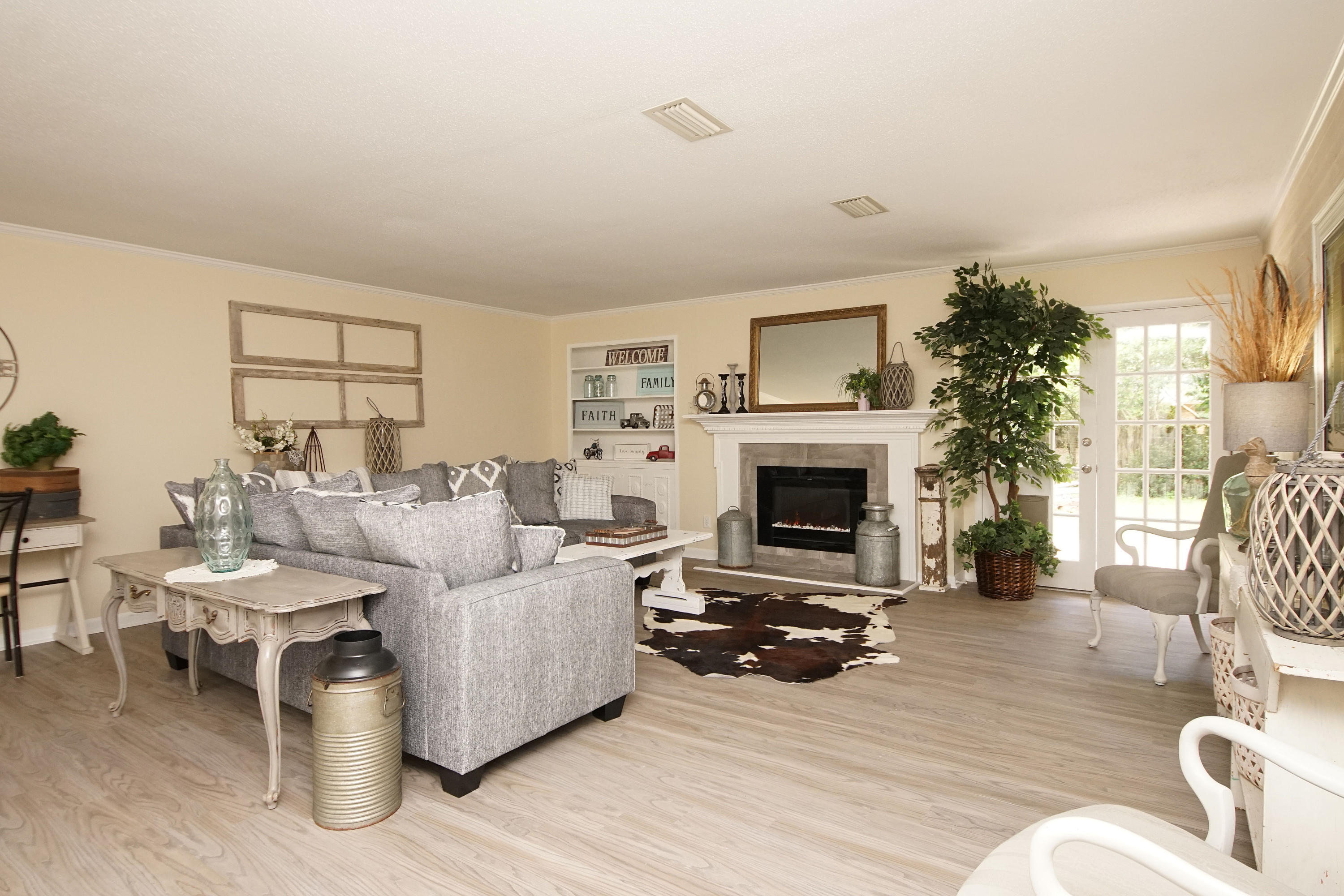 COLONY ESTATES - Residential