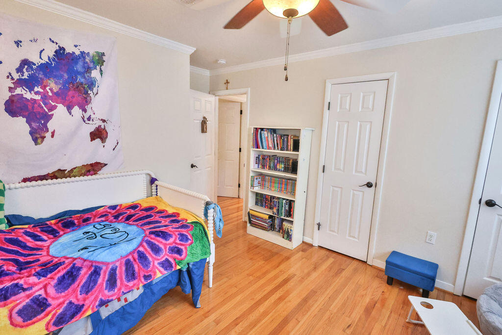 VILLA RUSS PARK S/D LOT 30 BLK 3 - Residential