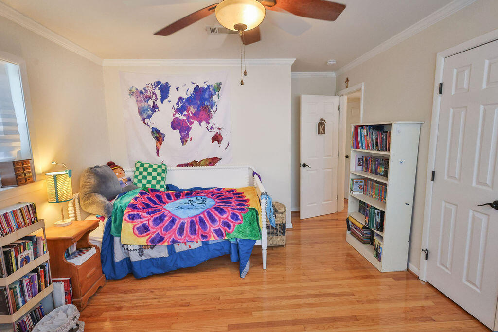 VILLA RUSS PARK S/D LOT 30 BLK 3 - Residential