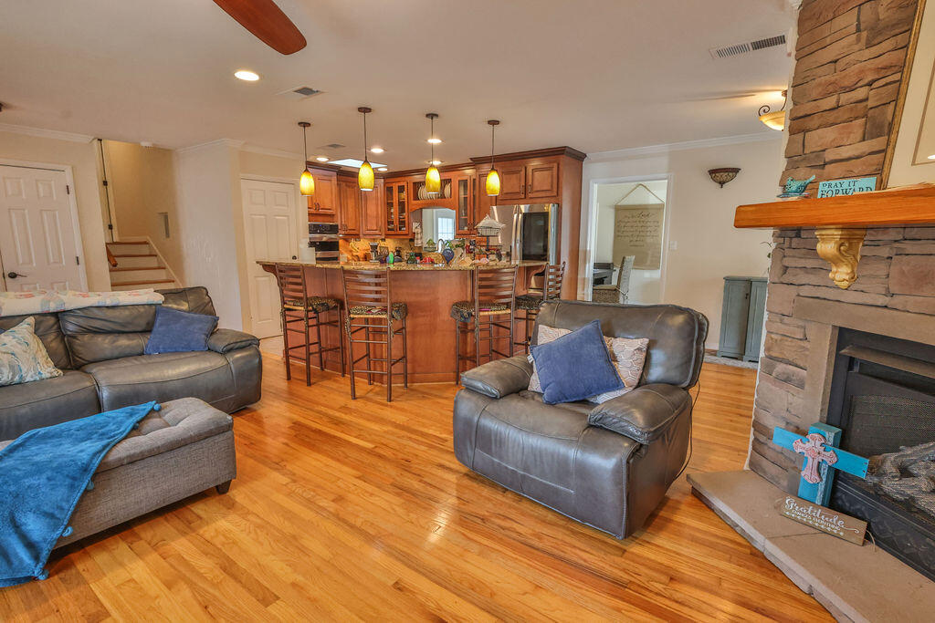 VILLA RUSS PARK S/D LOT 30 BLK 3 - Residential