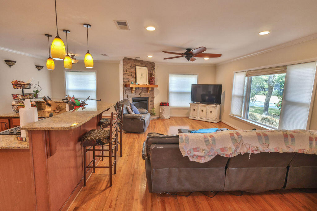 VILLA RUSS PARK S/D LOT 30 BLK 3 - Residential