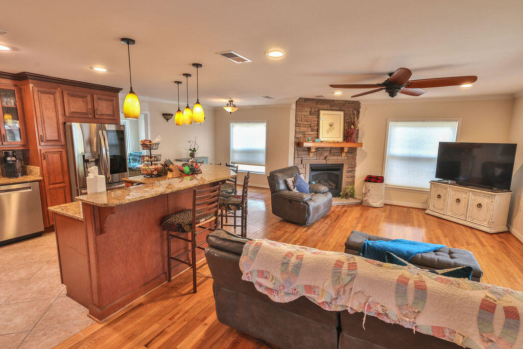 VILLA RUSS PARK S/D LOT 30 BLK 3 - Residential