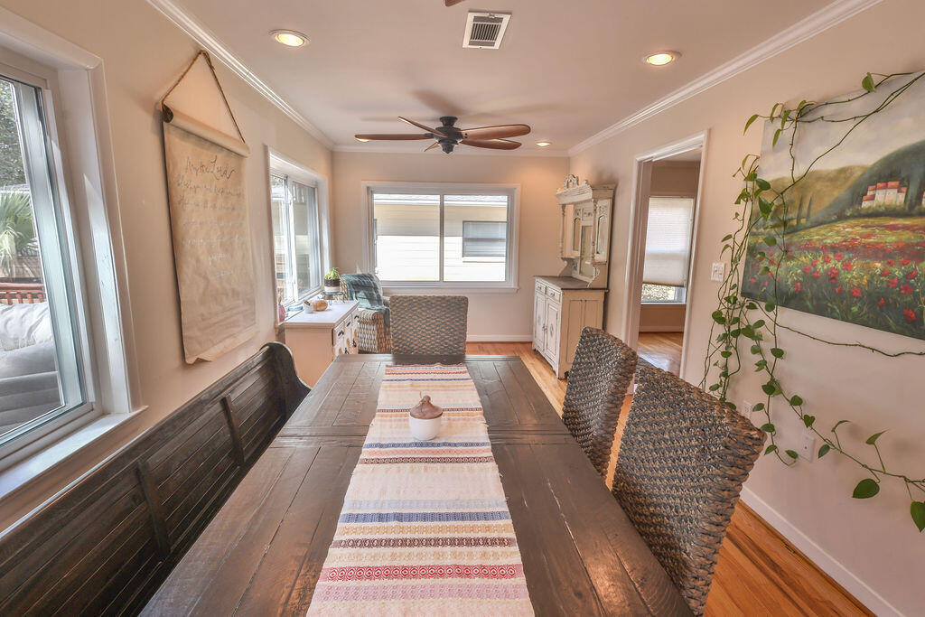 VILLA RUSS PARK S/D LOT 30 BLK 3 - Residential