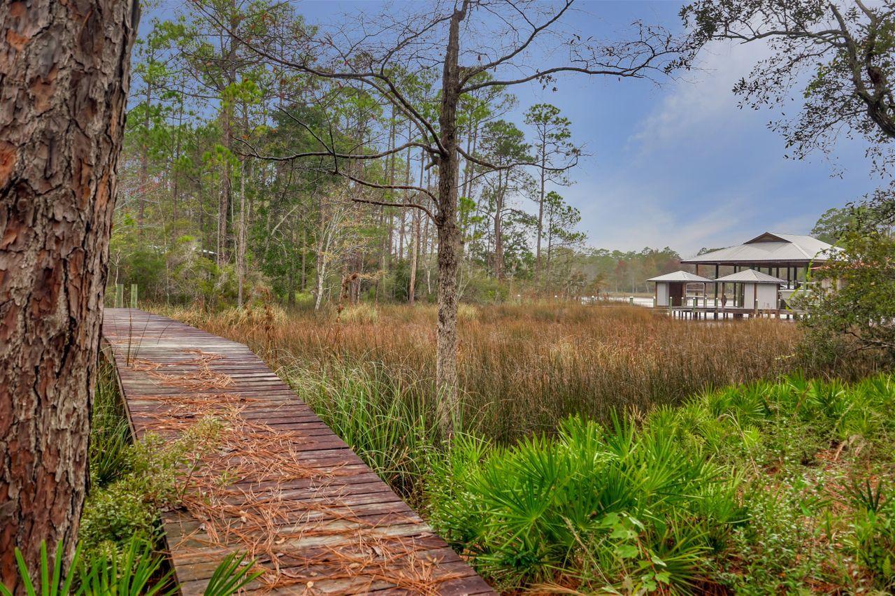 EMERALD SHORES - Land