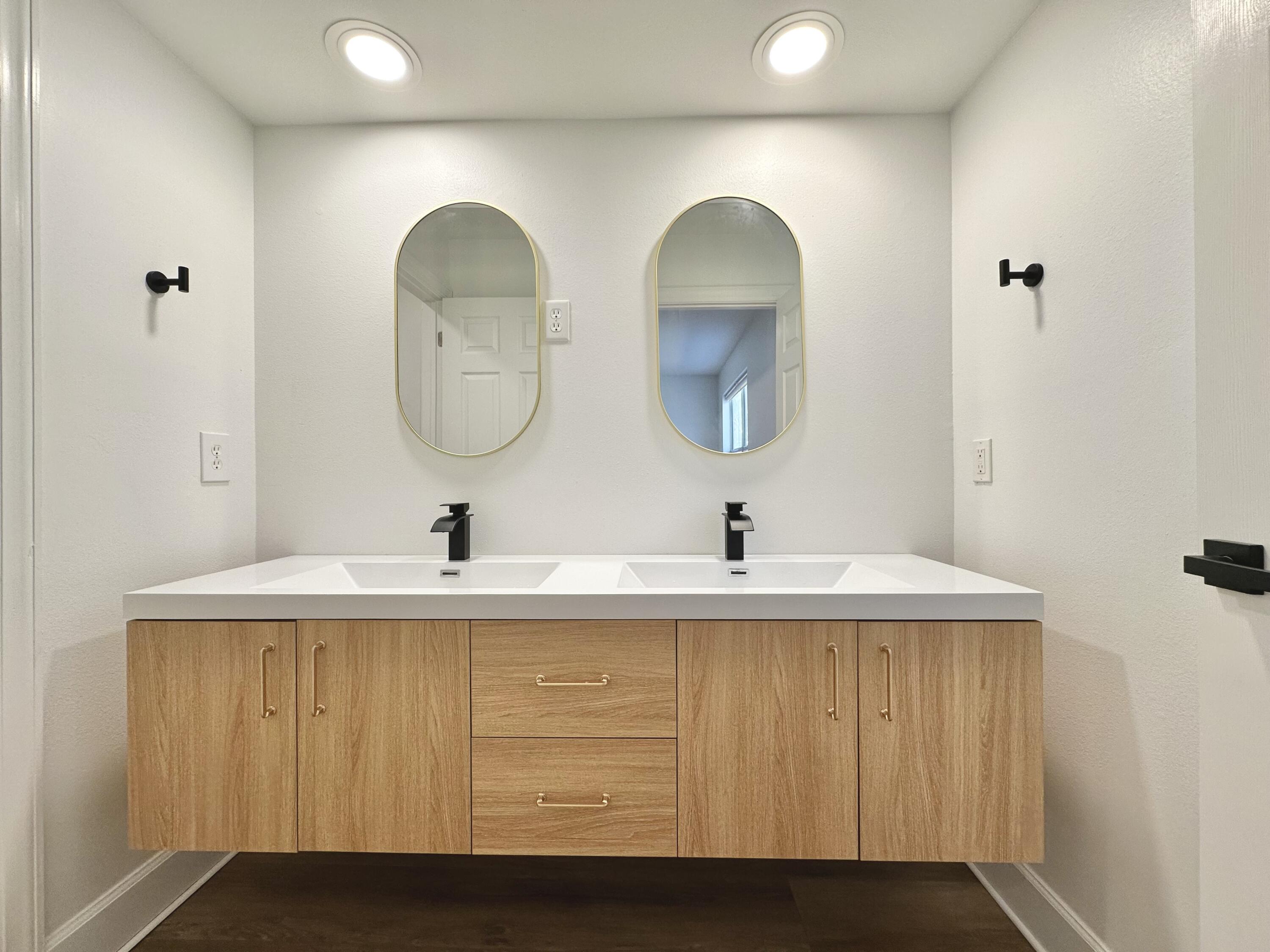 EAGLE BAY - Residential