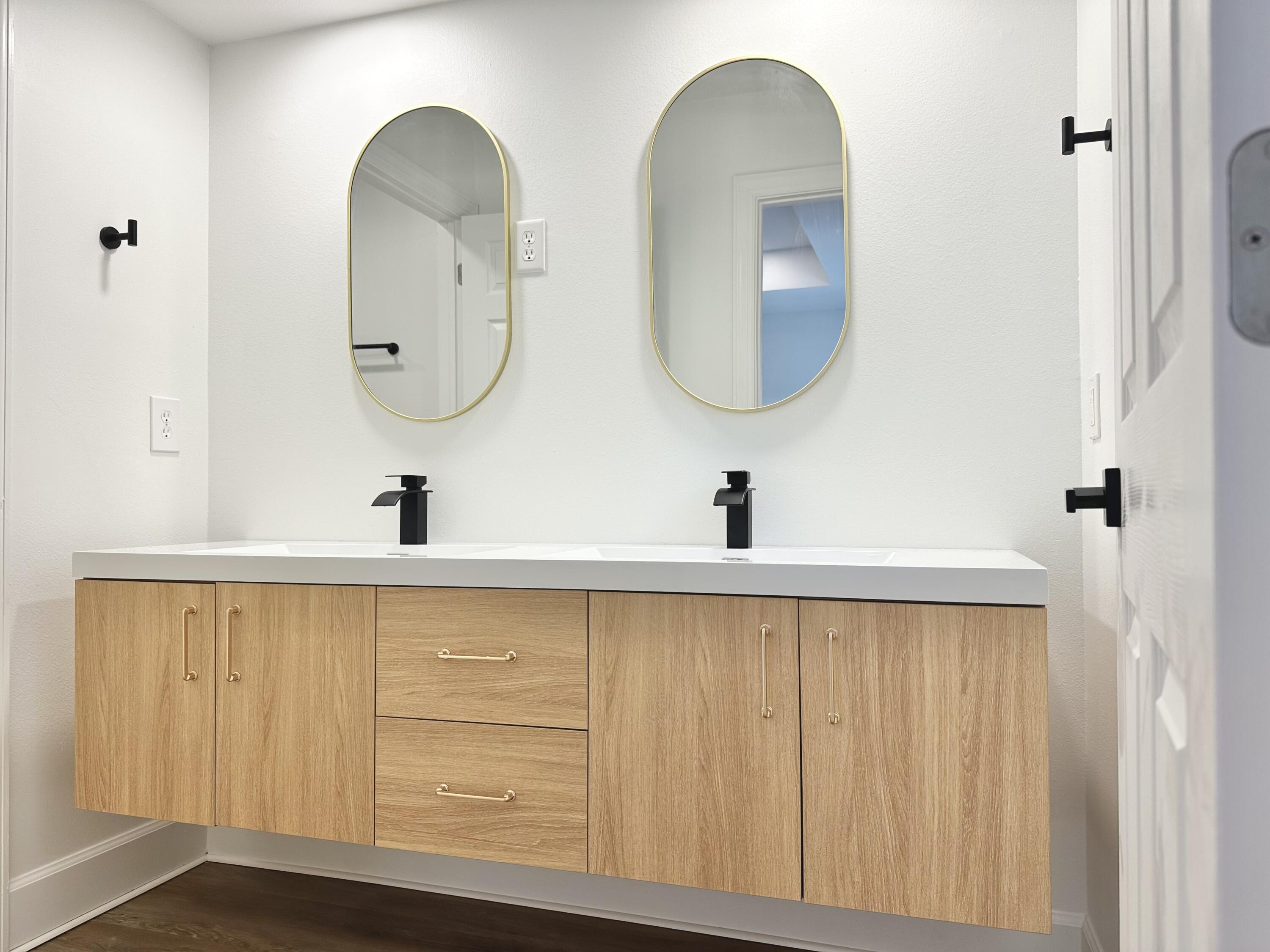 EAGLE BAY - Residential