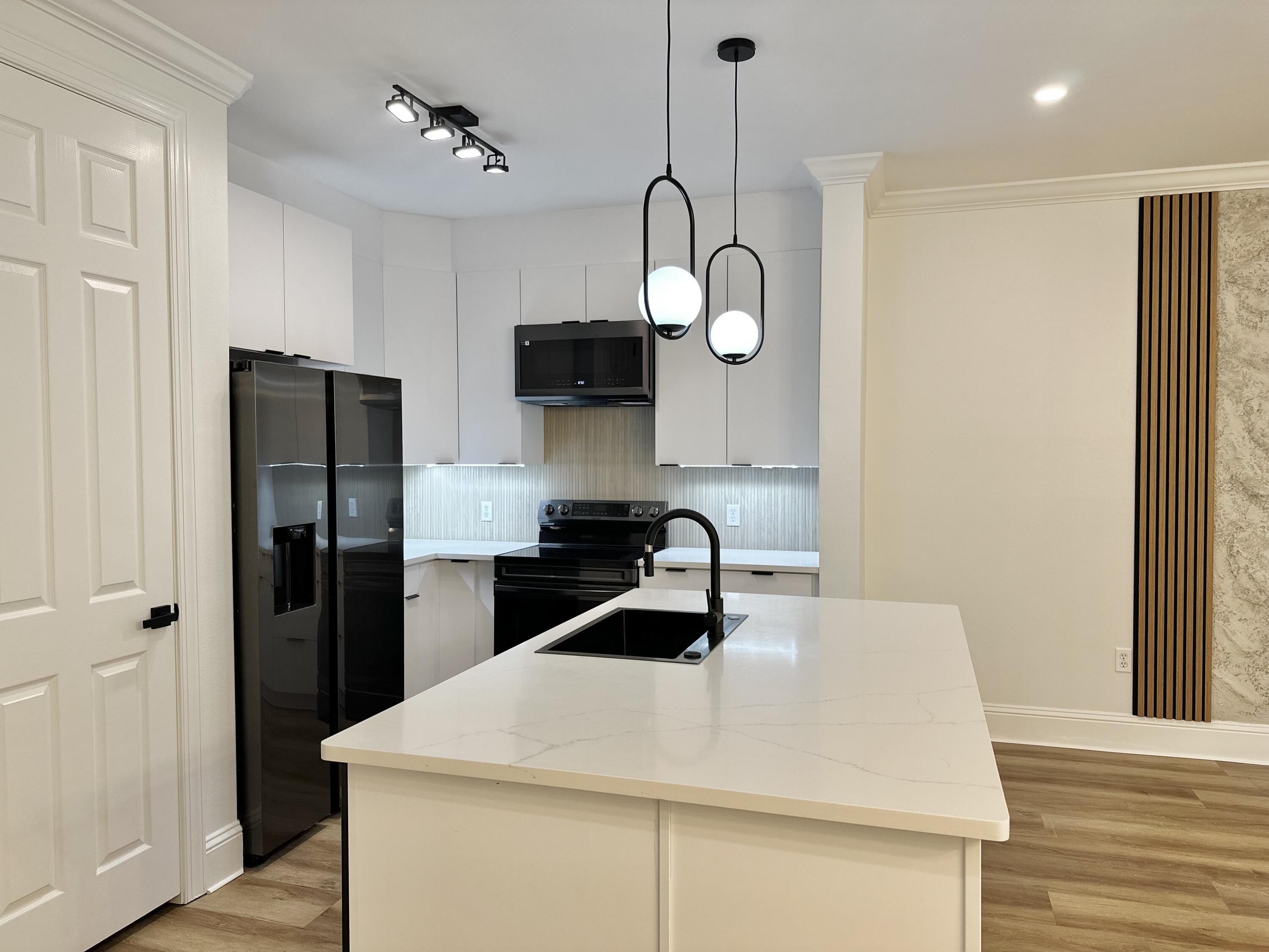 EAGLE BAY - Residential