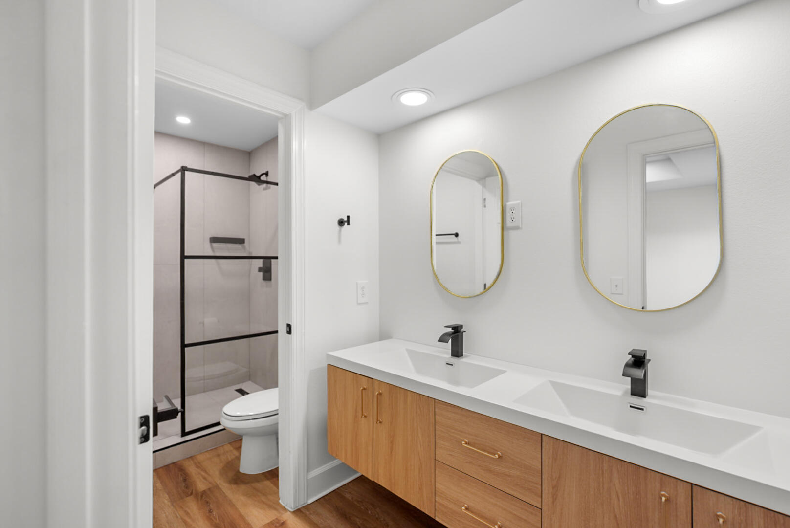 EAGLE BAY - Residential