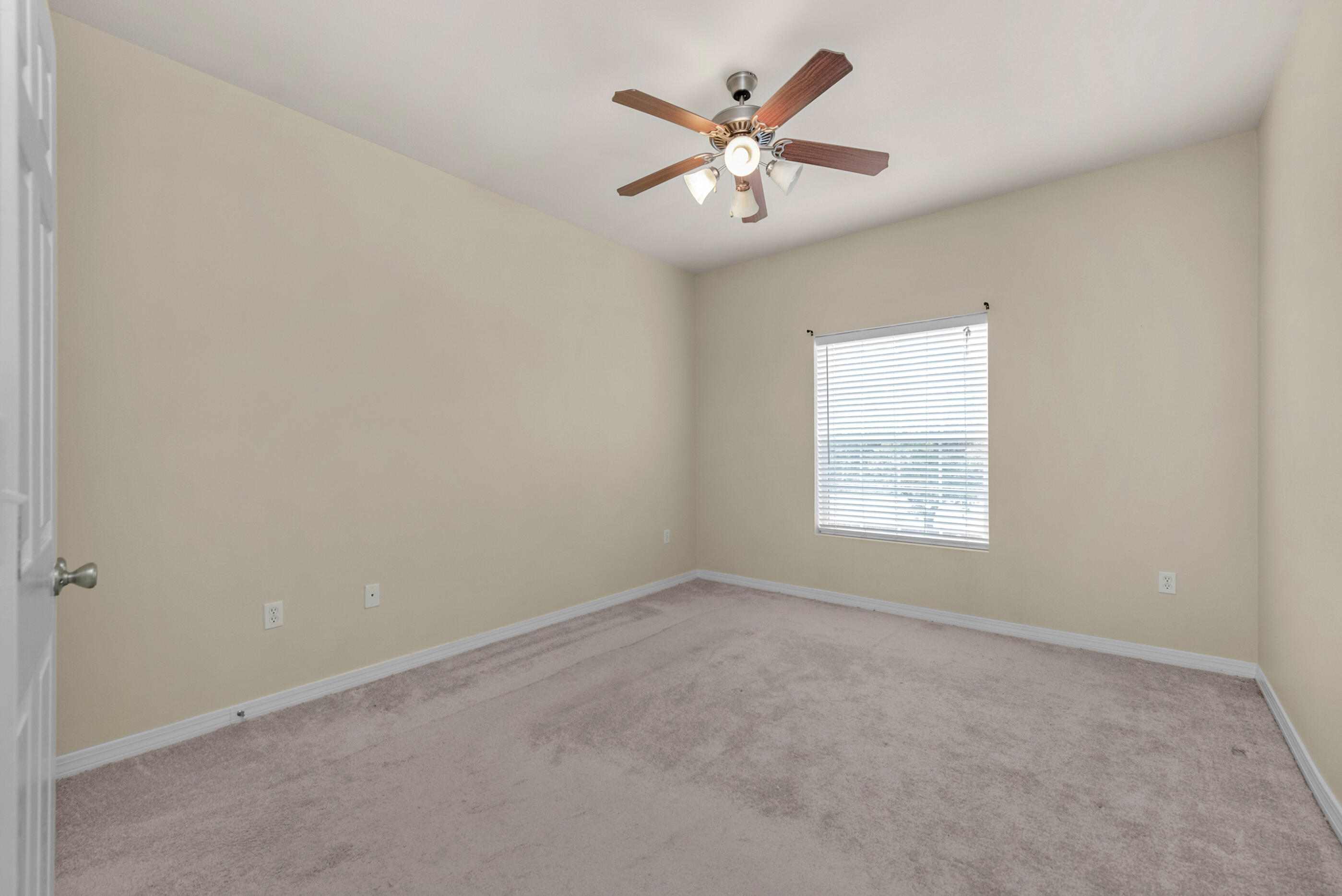 MERIDIAN SQUARE T/H - Residential