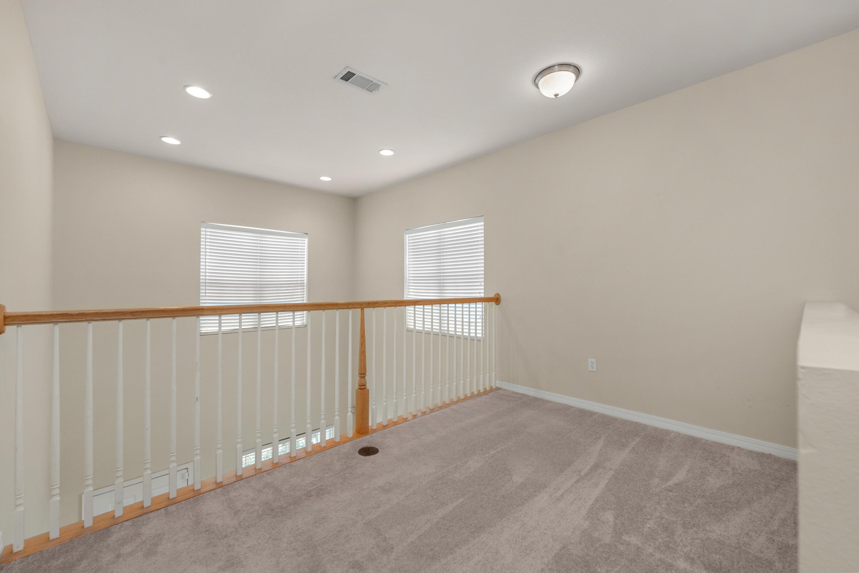 MERIDIAN SQUARE T/H - Residential