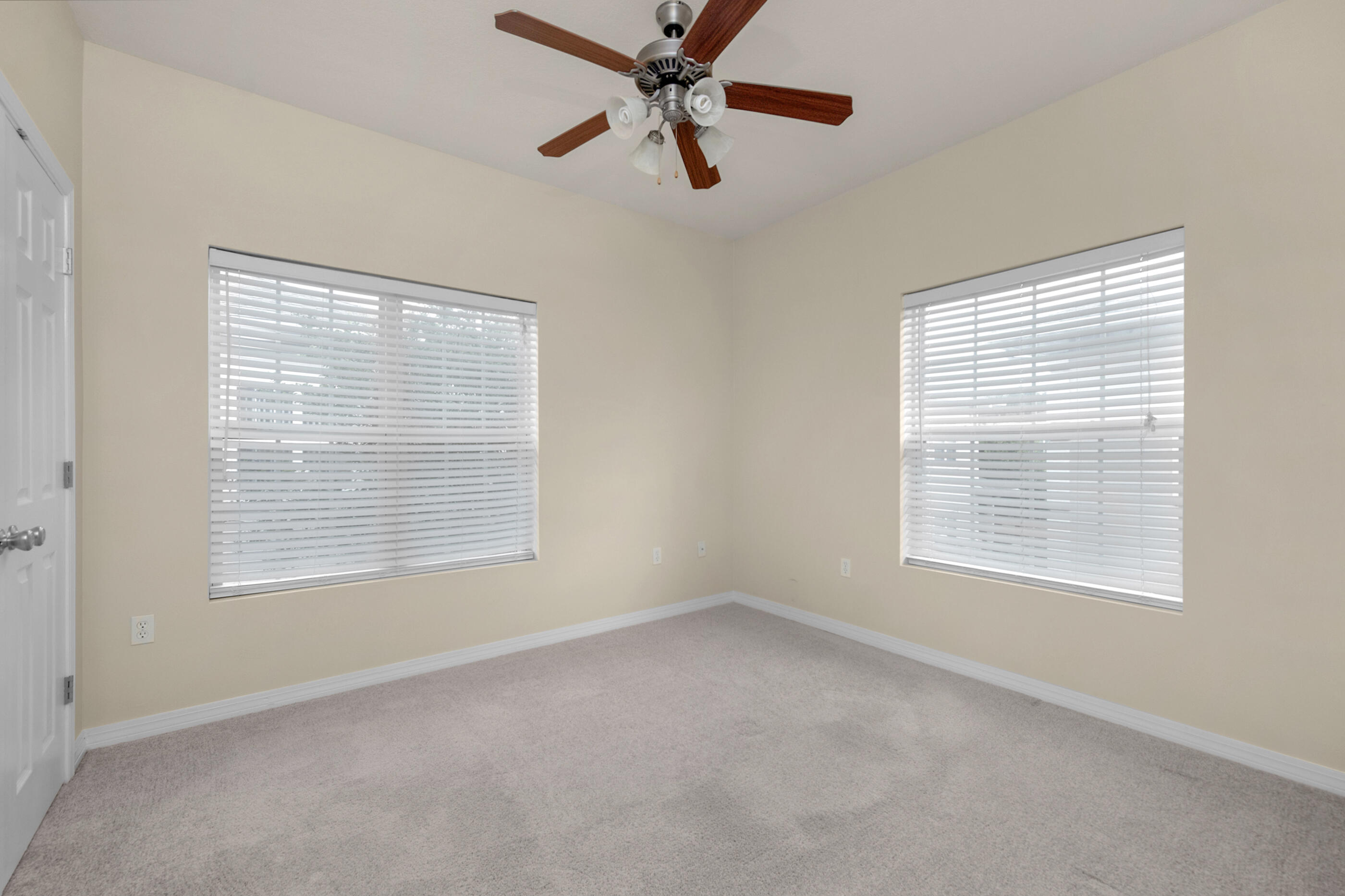 MERIDIAN SQUARE T/H - Residential