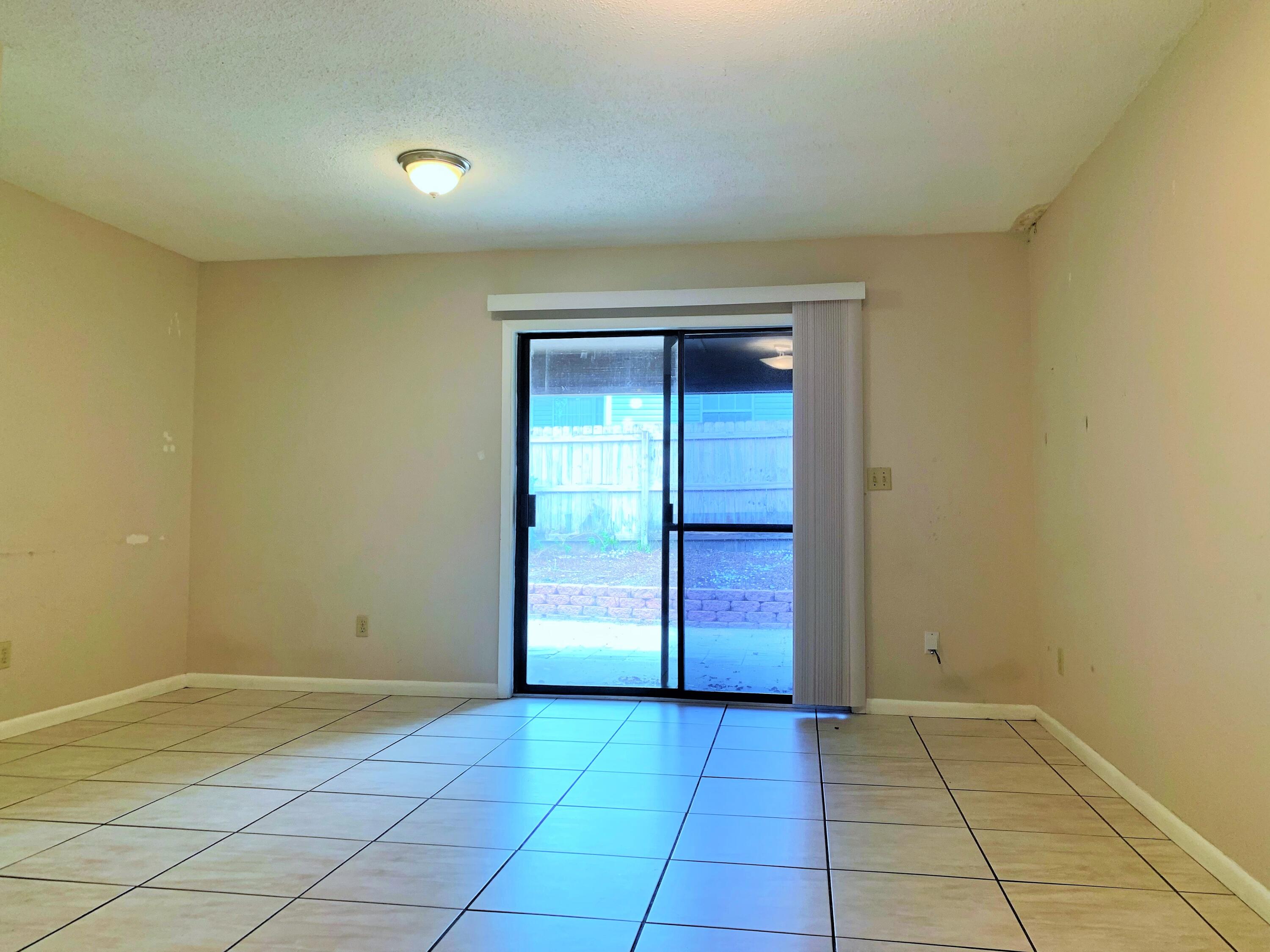 CREEKSIDE 6 - Residential