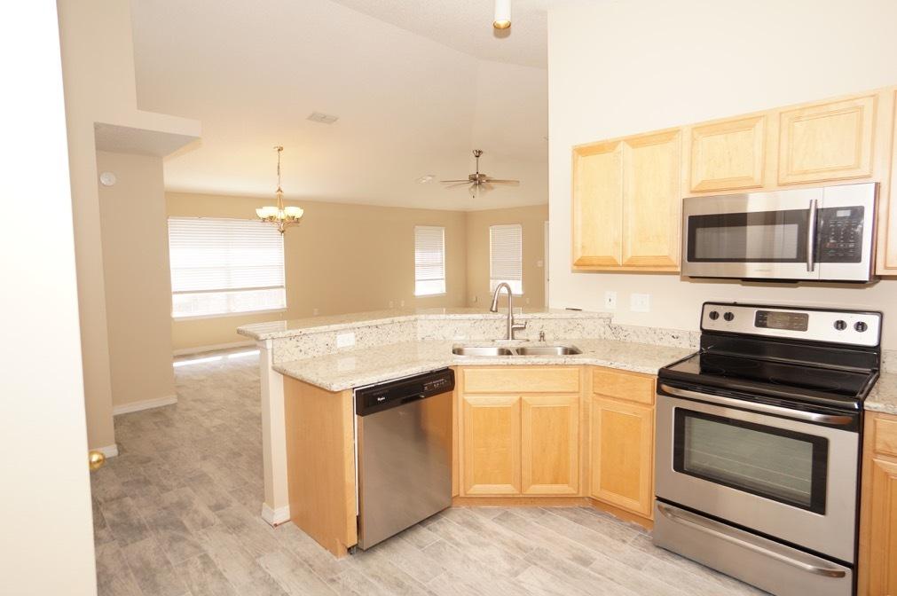 PARADISE RETREAT - Residential Lease