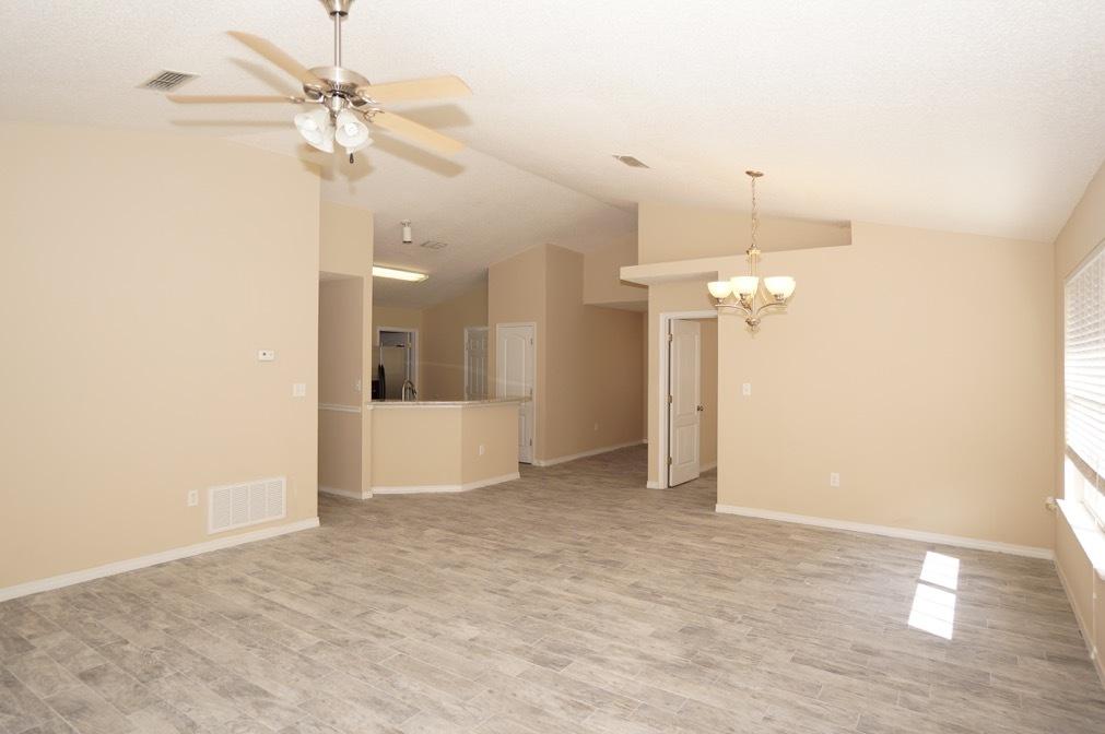 PARADISE RETREAT - Residential Lease